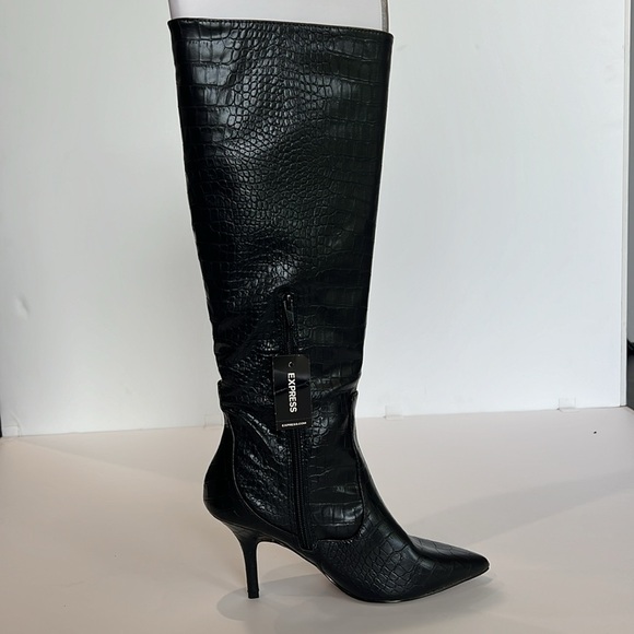 Faux Leather Black Crocodile Pattern Kneehigh Heeled Boots Size 7.5 Side Zipper - Picture 1 of 16